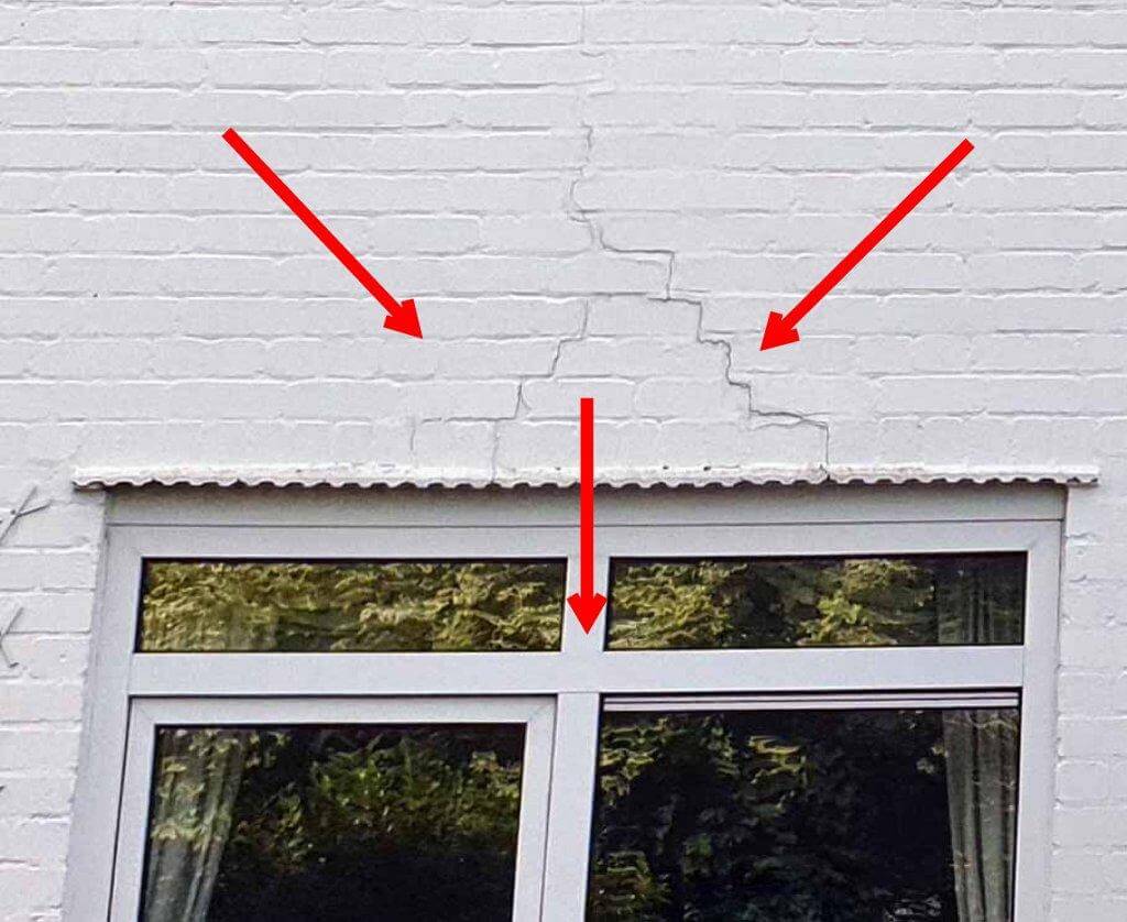 CRACKS IN BUILDINGS